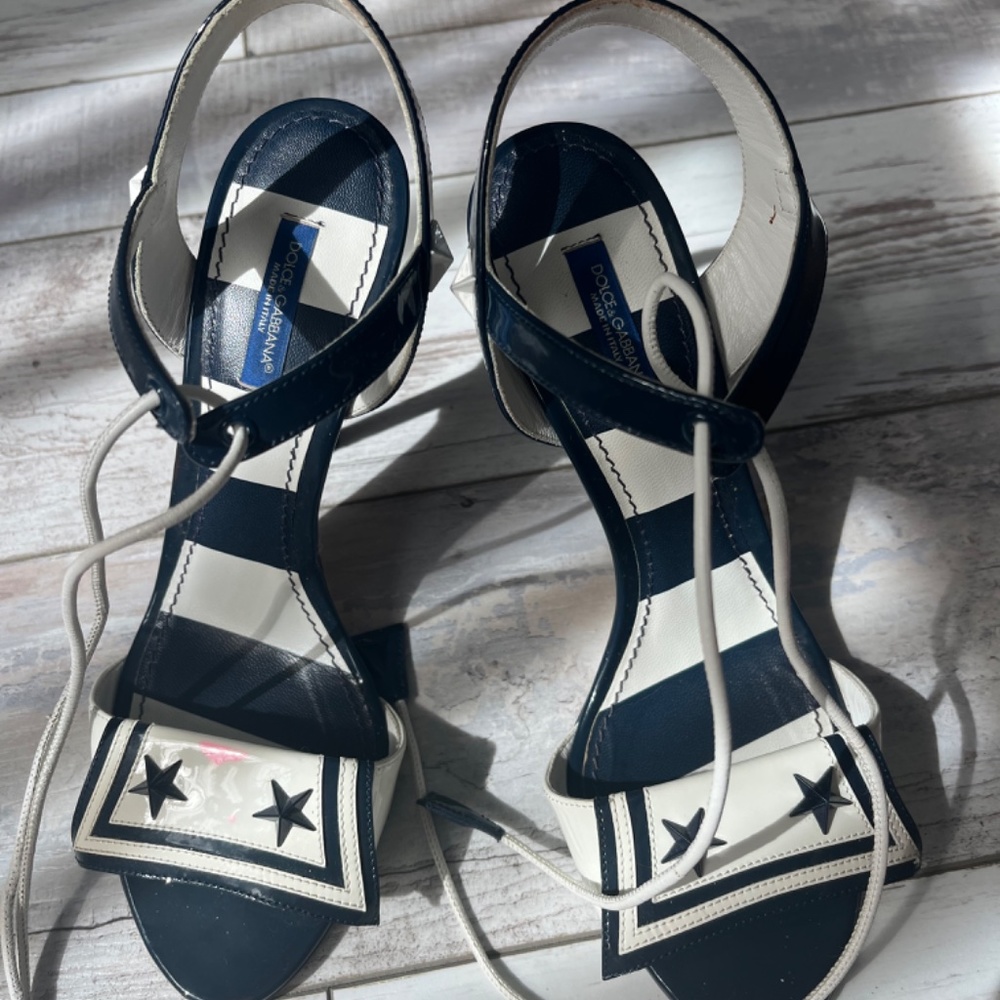 heels - Picture 2 of 6